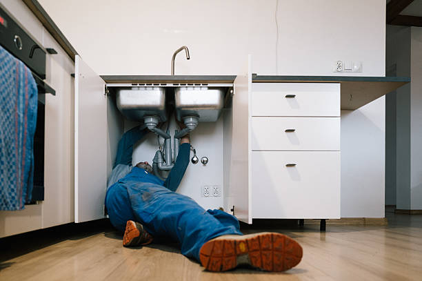 Professional Emergency Plumber technician working in Birchleaf, VA